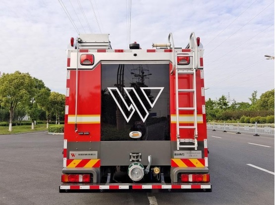 雷沃協(xié)力牌LWX5180GXFSG60水罐消防車公告圖片