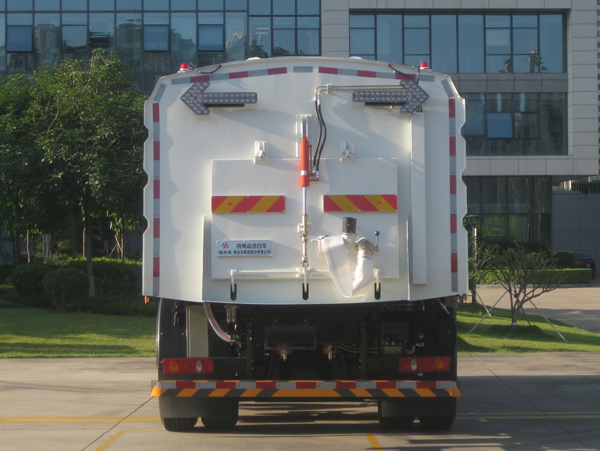 福龍馬牌FLM5185TXSDFBEV純電動洗掃車公告圖片
