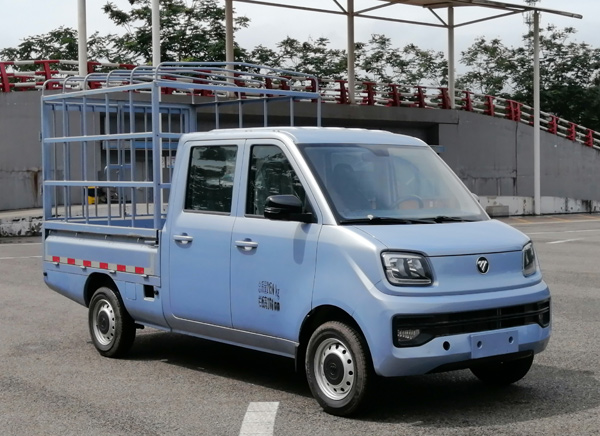 福田牌BJ5020CCY2AV5-70倉(cāng)柵式運(yùn)輸車公告圖片
