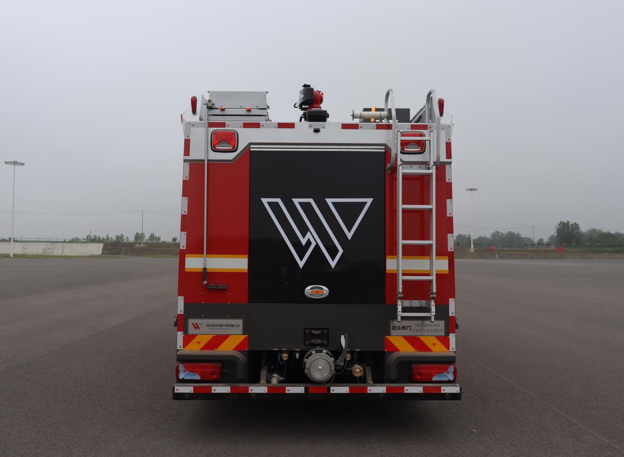 雷沃協(xié)力牌LWX5170GXFAP50壓縮空氣泡沫消防車公告圖片