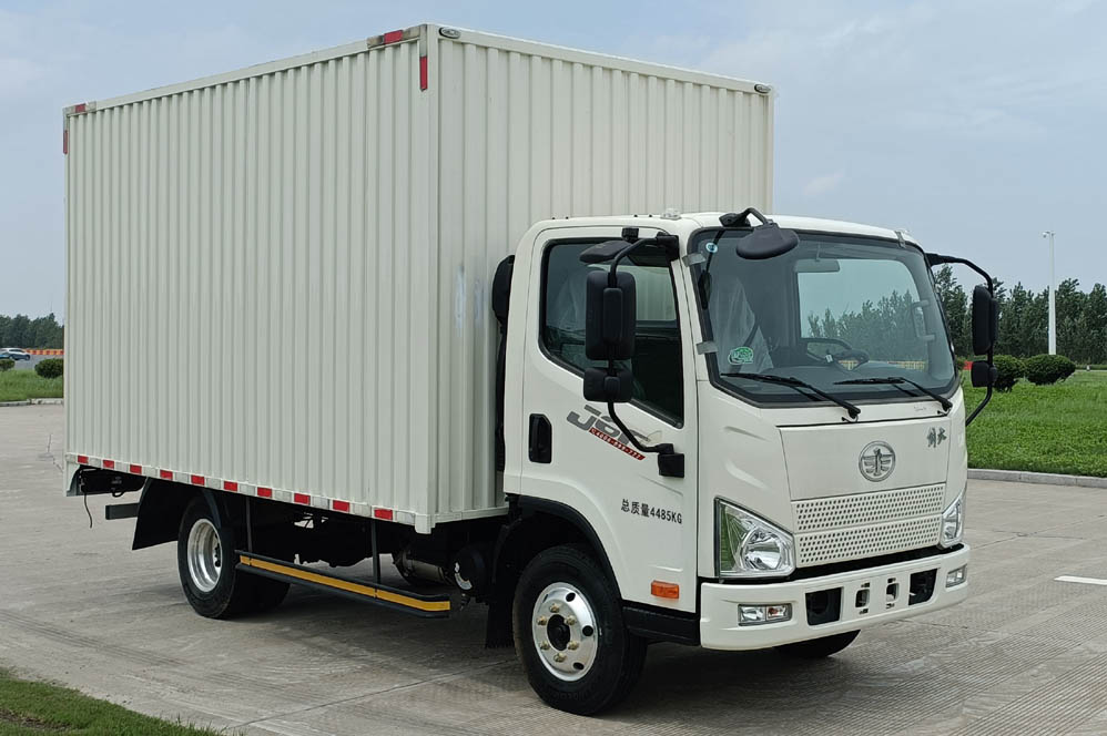 解放牌CA5044XXYP40K56L2E6A85廂式運輸車公告圖片