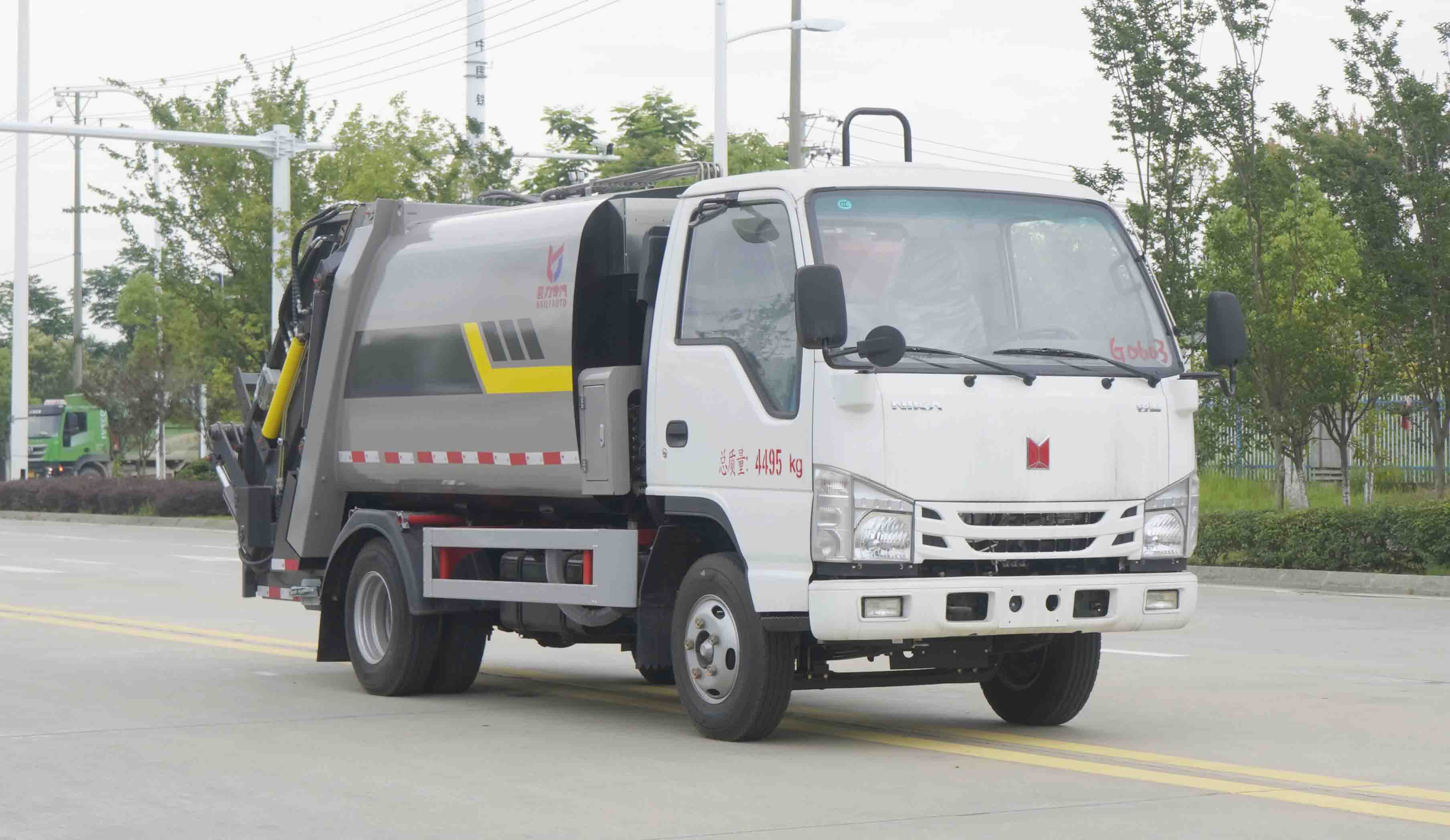 凱力風(fēng)牌KLF5040ZYSQ6壓縮式垃圾車公告圖片