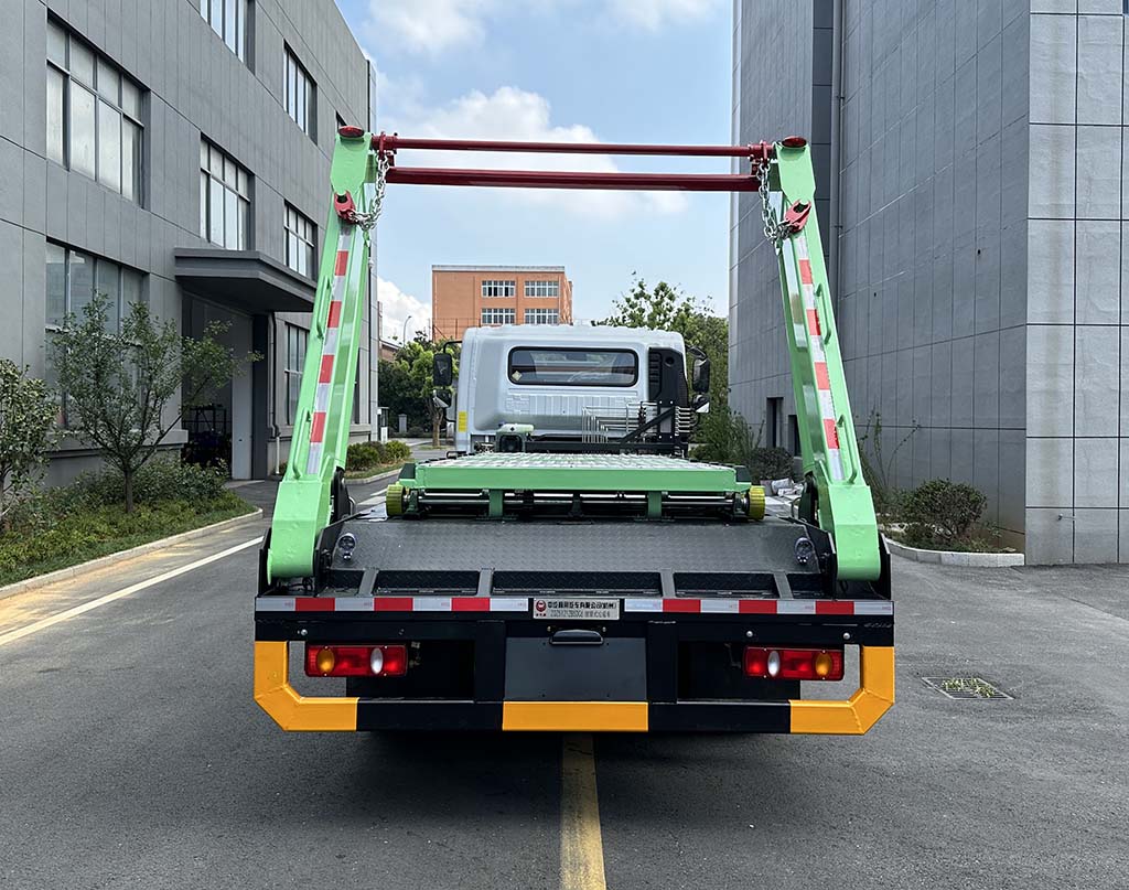 中汽牌ZQZ5121ZBSDC6擺臂式垃圾車公告圖片