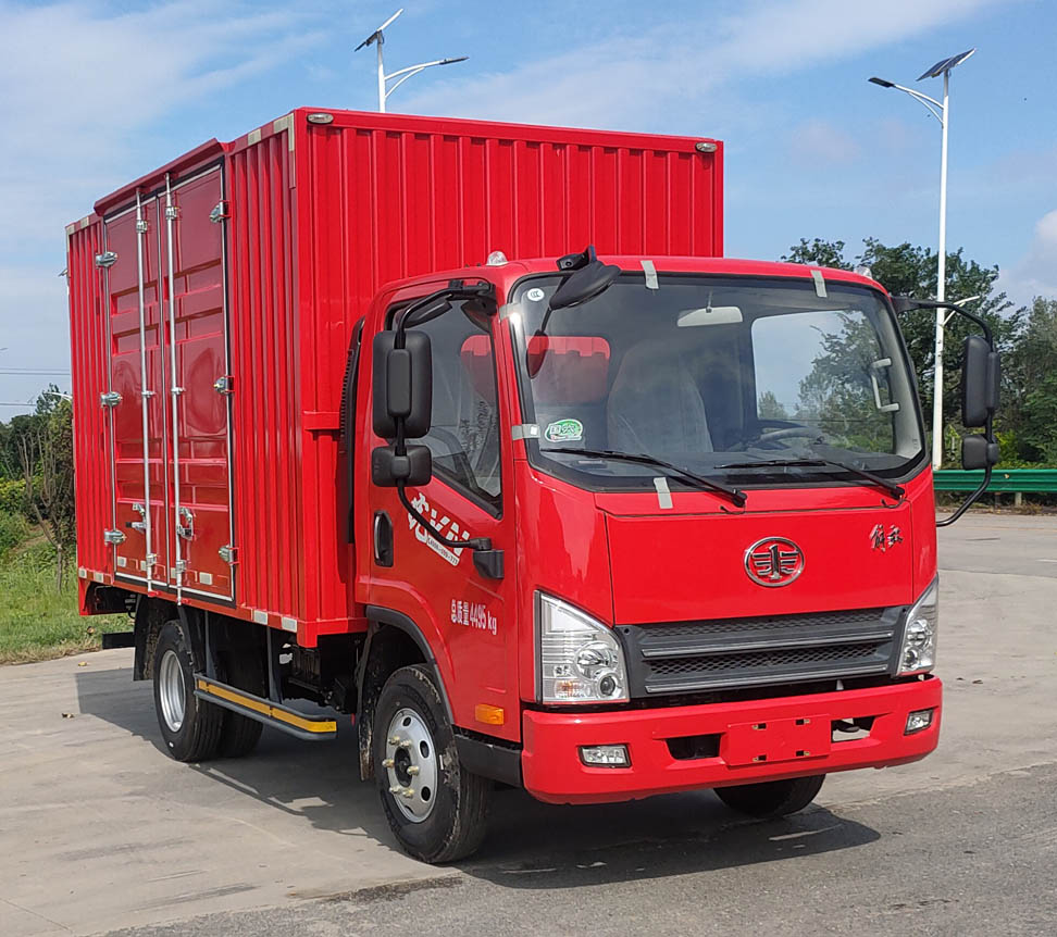 解放牌CA5046XXYP40K56L1E6A84廂式運(yùn)輸車公告圖片