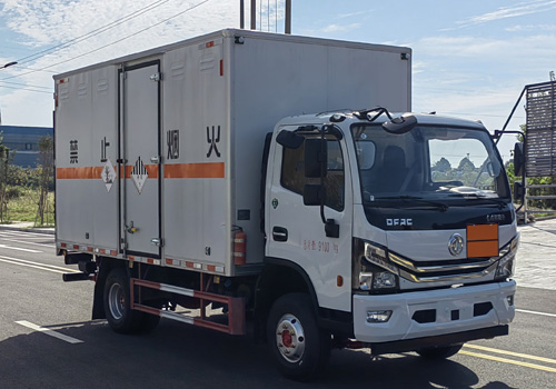 匯力威牌VVV5090XZWEQ6雜項危險物品廂式運輸車公告圖片