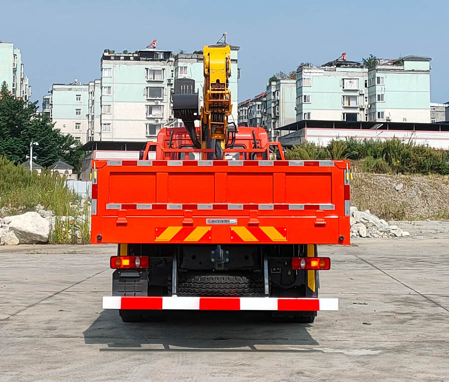 寶路隨車(chē)牌ABL5250JSQB3B隨車(chē)起重運(yùn)輸車(chē)公告圖片