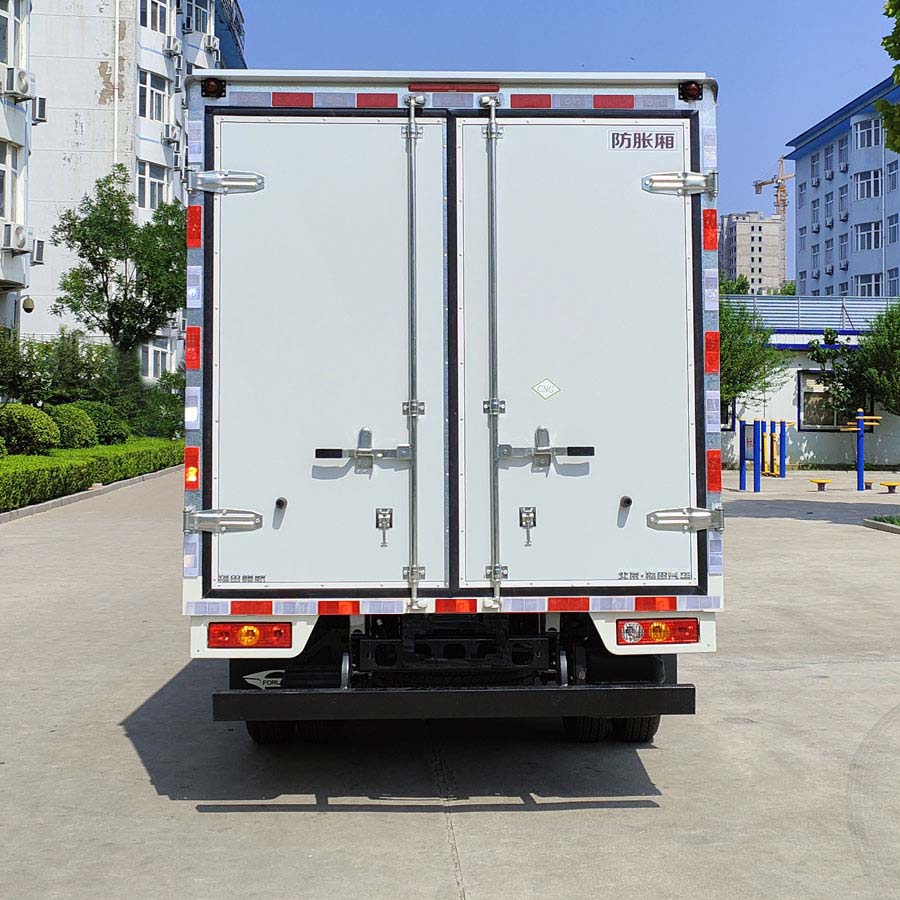 福田牌BJ5045XXY4AC7-30廂式運輸車公告圖片