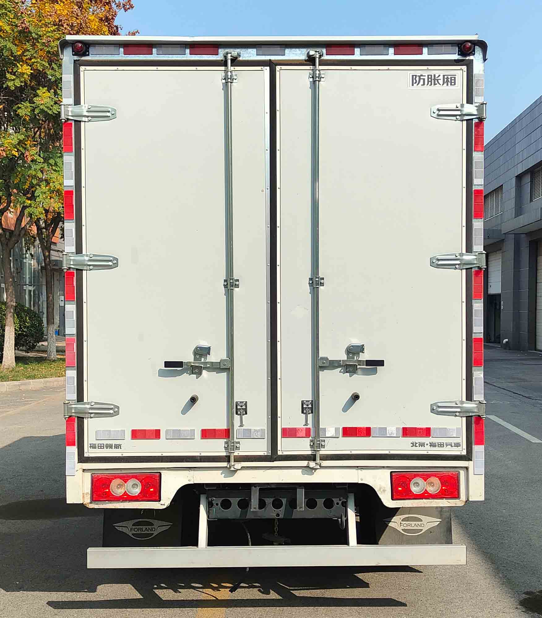 福田牌BJ5046XXY9JDA-56廂式運輸車公告圖片