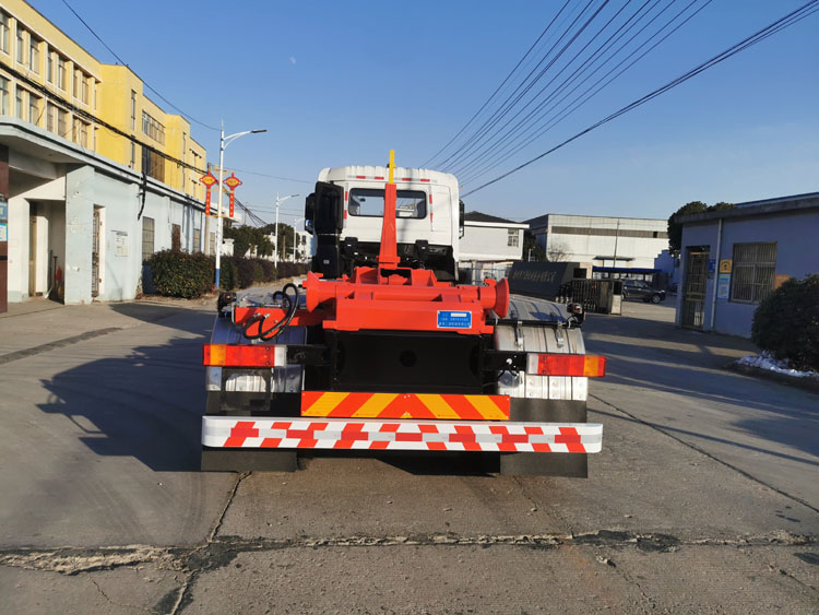 三聯(lián)牌YSY5314ZXXE6車廂可卸式垃圾車公告圖片