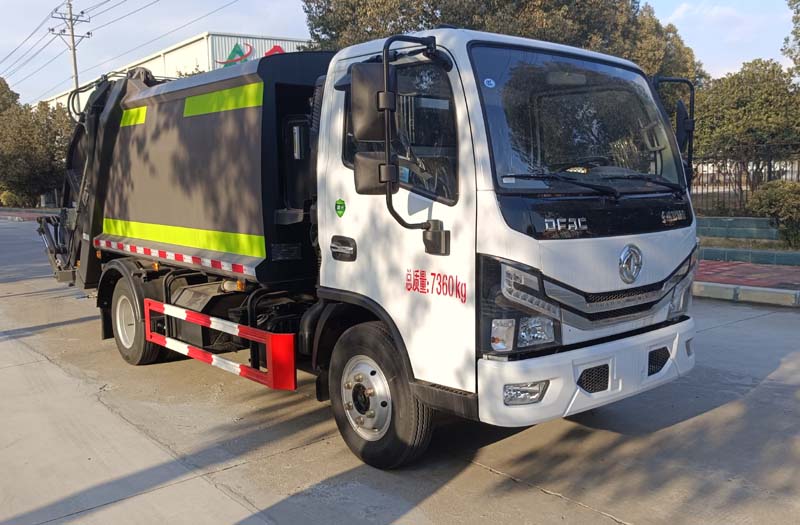 胤鑫牌GYW5070ZYSE6壓縮式垃圾車公告圖片