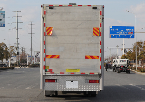 鑫荊楚牌JCX5180XCQDFH6雛禽運輸車公告圖片