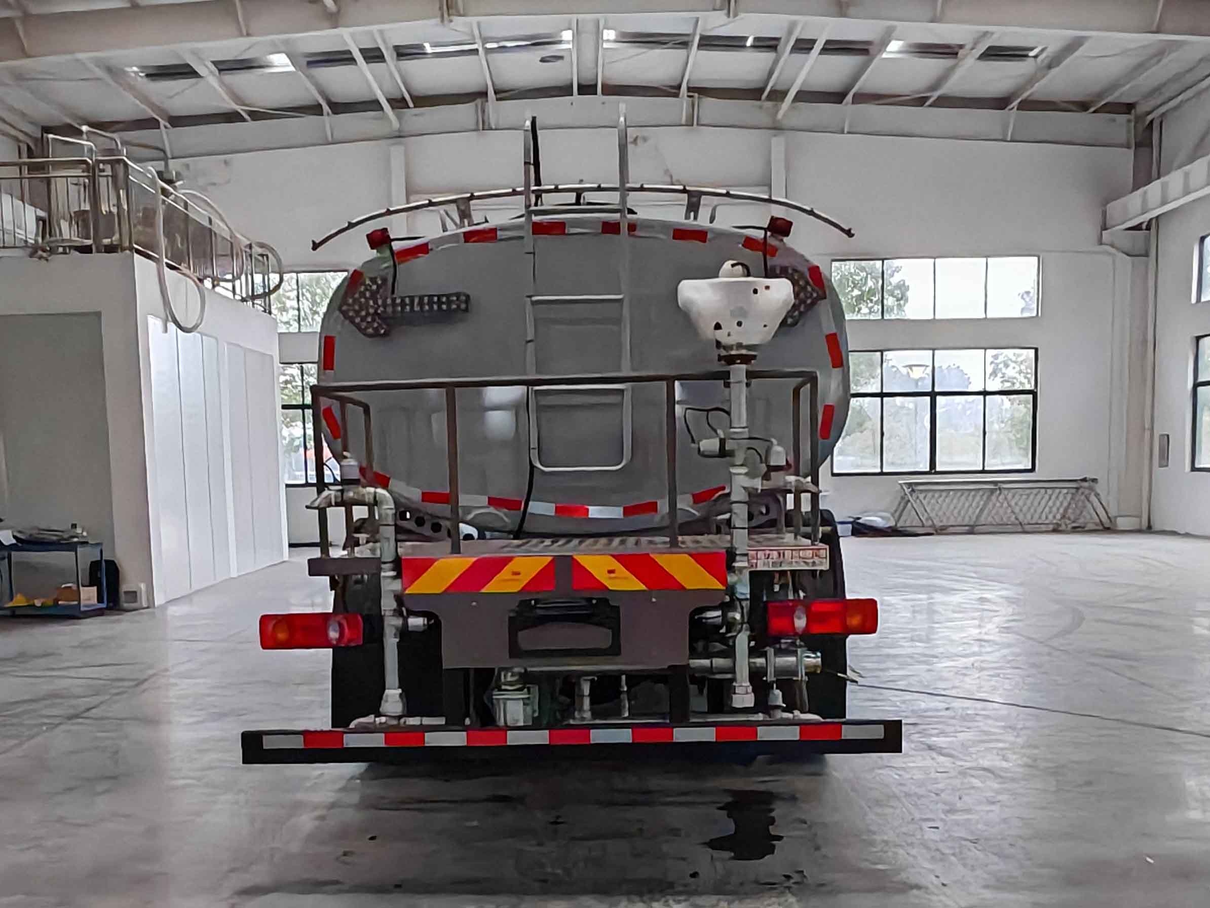 程力重工牌CLH5181GXSBEV純電動清洗灑水車公告圖片
