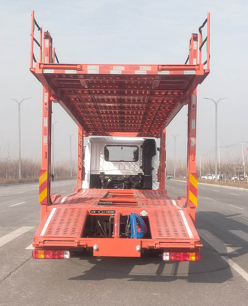 解放牌CA5250TCLP1K15L6T3NE6A81車輛運(yùn)輸車公告圖片
