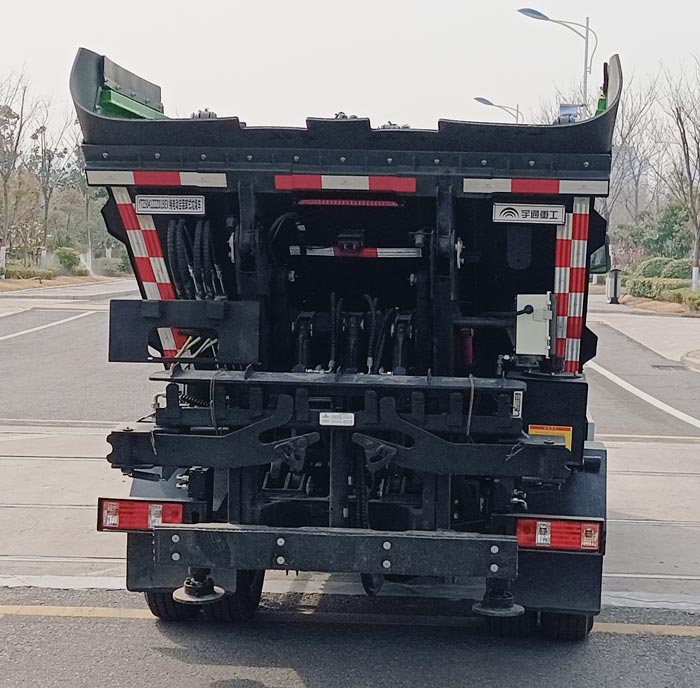 宇通牌YTZ5041ZZZD2BEV純電動自裝卸式垃圾車公告圖片