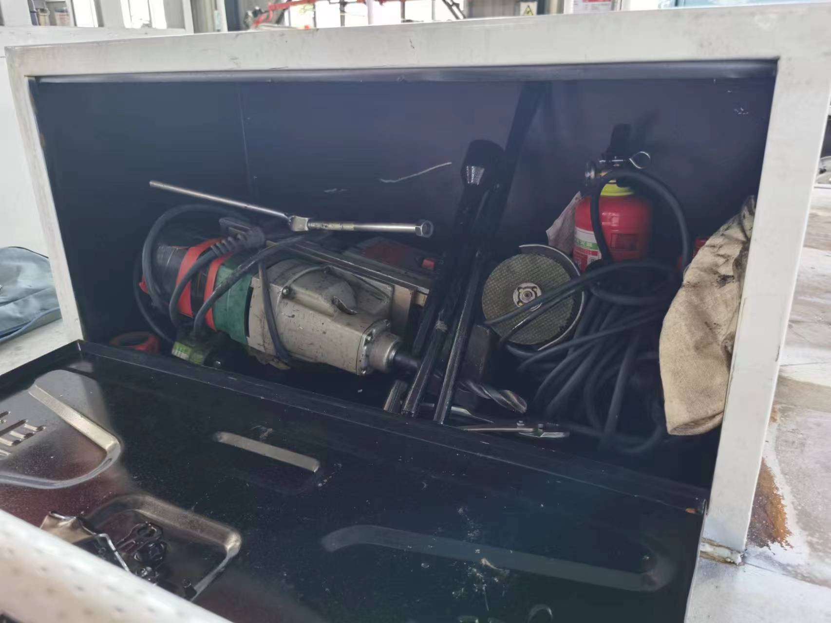 神百重工牌ABC5049XJXEQ6抽油機(jī)檢修車公告圖片