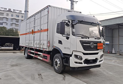 百捷牌QYY5180XQYDF6爆破器材運輸車公告圖片