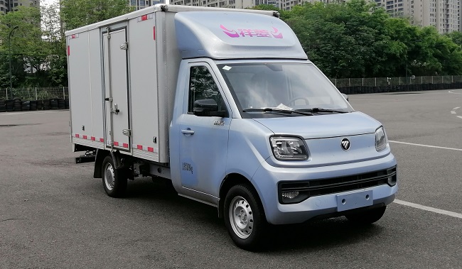福田牌BJ5030XXY4JC6-70廂式運(yùn)輸車公告圖片