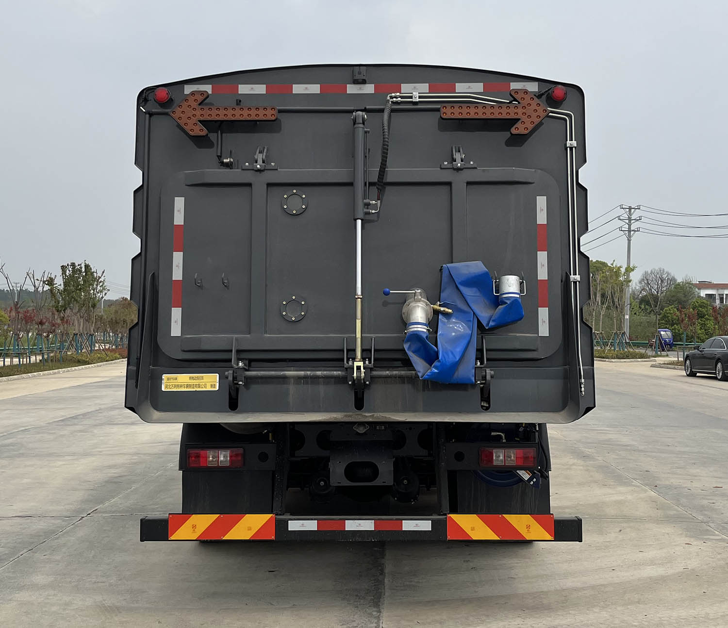 富巖汽車牌HWL5186TXSBEV純電動(dòng)洗掃車公告圖片