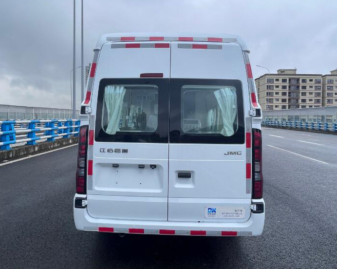 中壹迪牌DKV5040XYLJX6B醫(yī)療車(chē)公告圖片