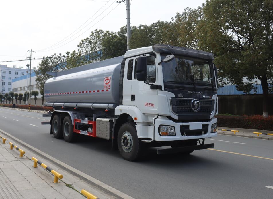 中汽力威牌HLW5252TGYSX6供液車公告圖片
