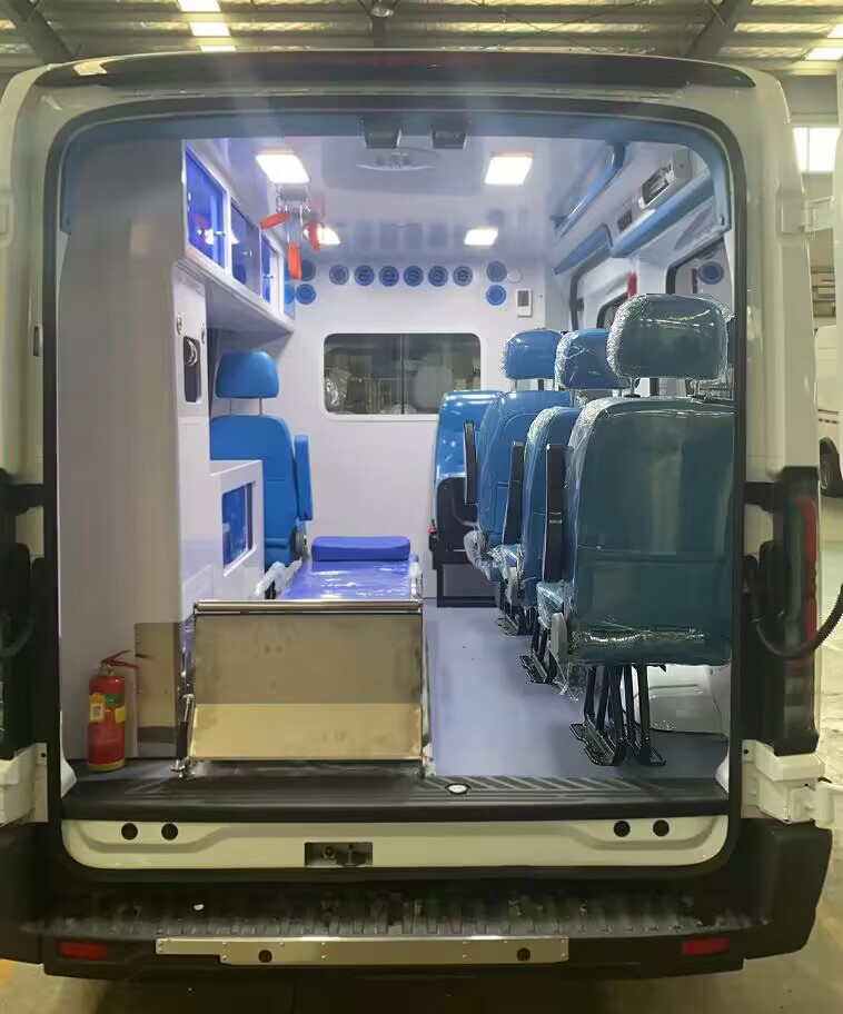 歌睿途牌GXC5040XJH救護(hù)車公告圖片