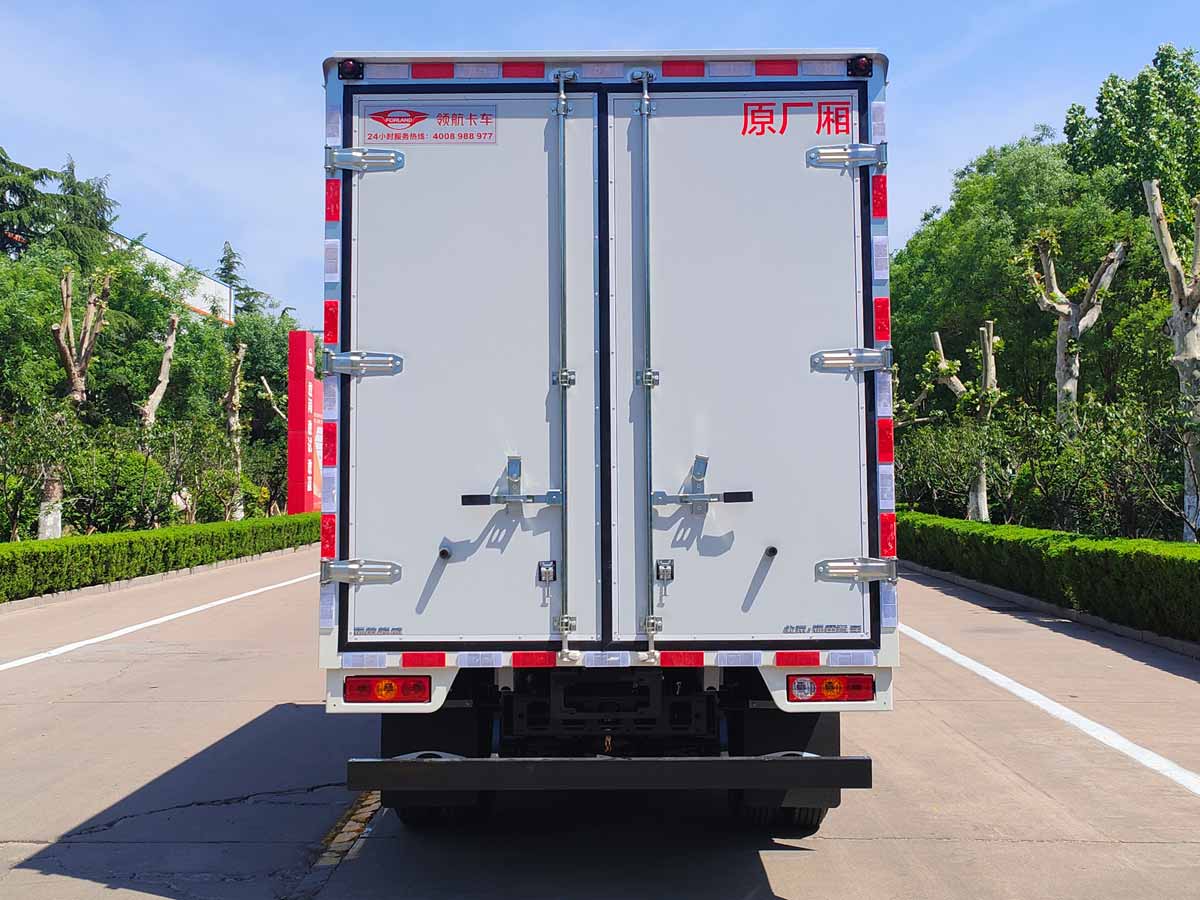 福田牌BJ5045XXY9JB6-33廂式運輸車公告圖片