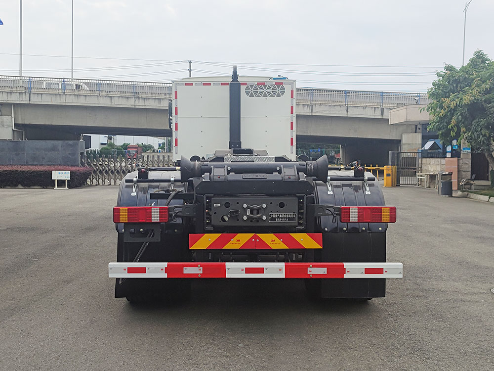 豪沃牌ZZ5312ZXXV3267Z11BEV純電動車廂可卸式垃圾車公告圖片