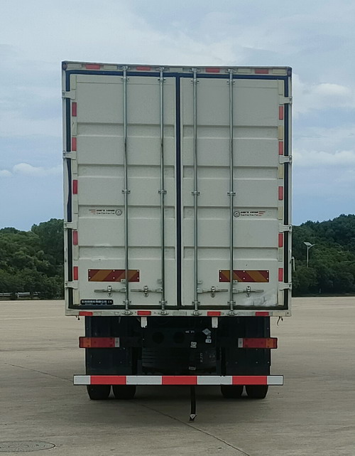 東風(fēng)牌DFH5250XXYE4廂式運(yùn)輸車公告圖片