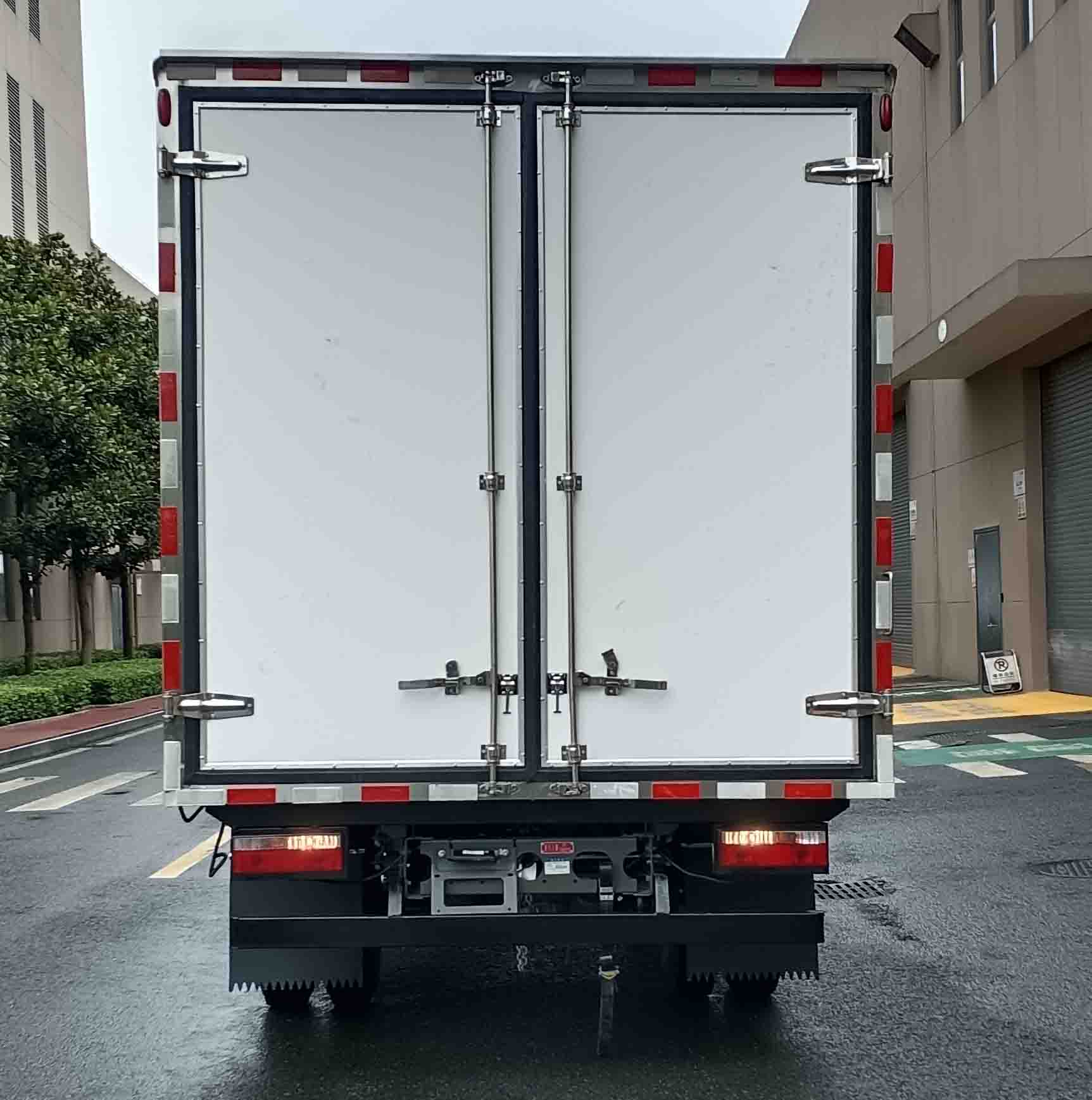 王牌牌CDW5041XLCH331DZHBEV純電動(dòng)冷藏車公告圖片