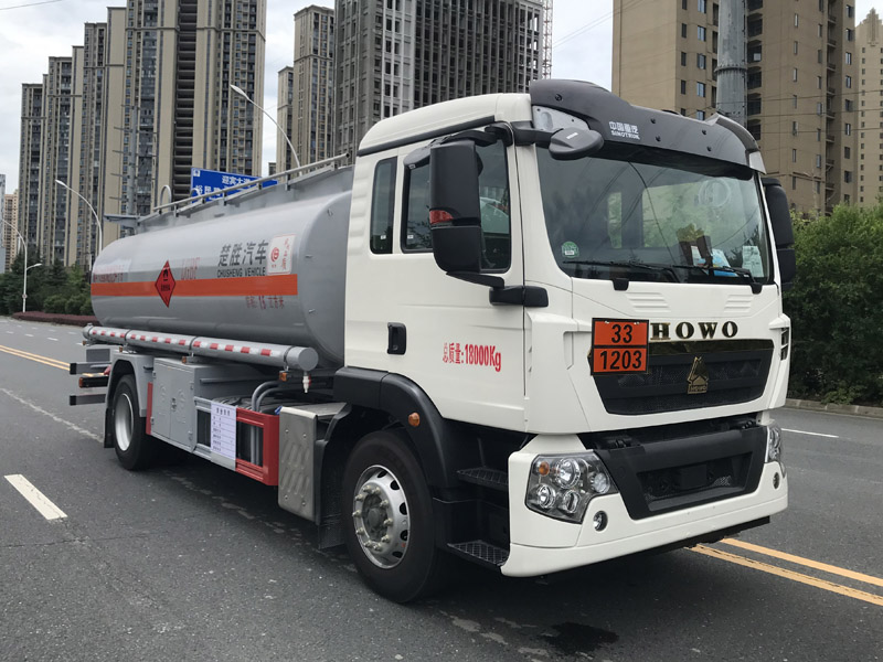 楚勝牌CSC5187GJYZ6加油車公告圖片