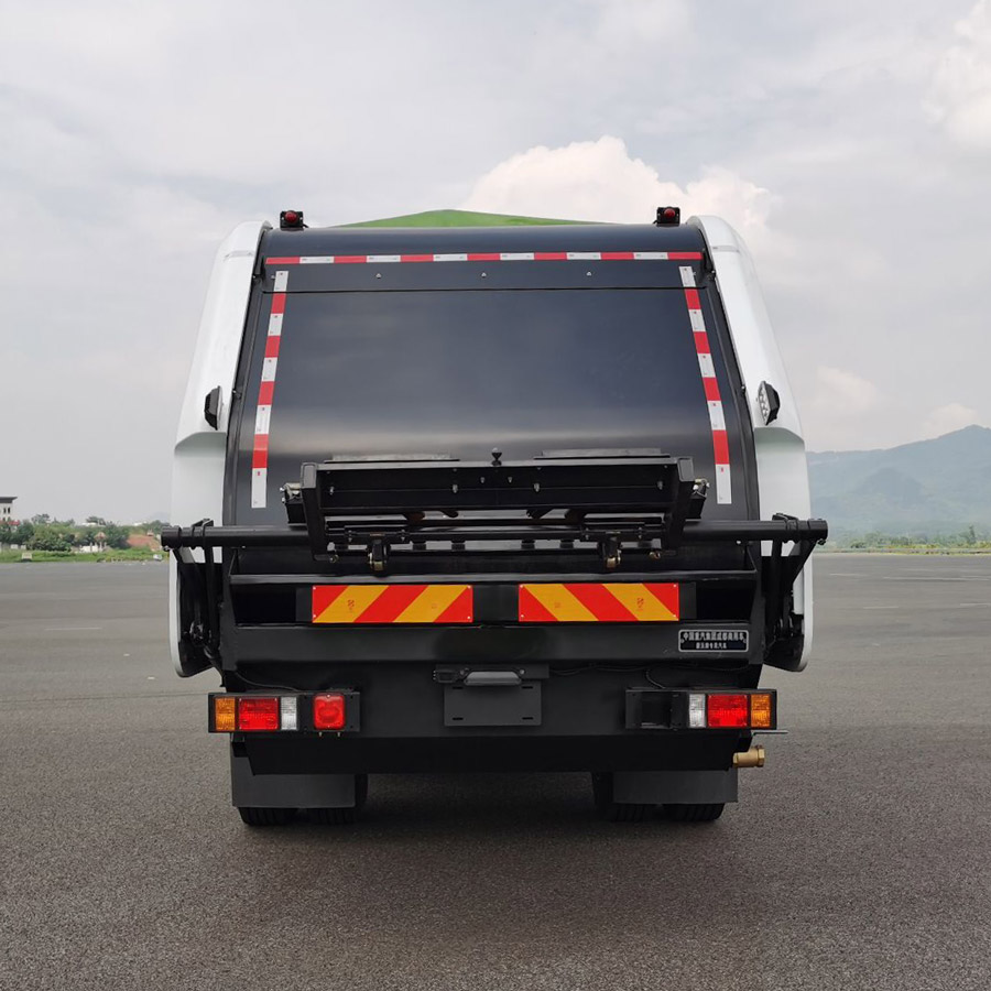 豪沃牌ZZ5184ZYSK5317Z1BEV純電動(dòng)壓縮式垃圾車(chē)公告圖片