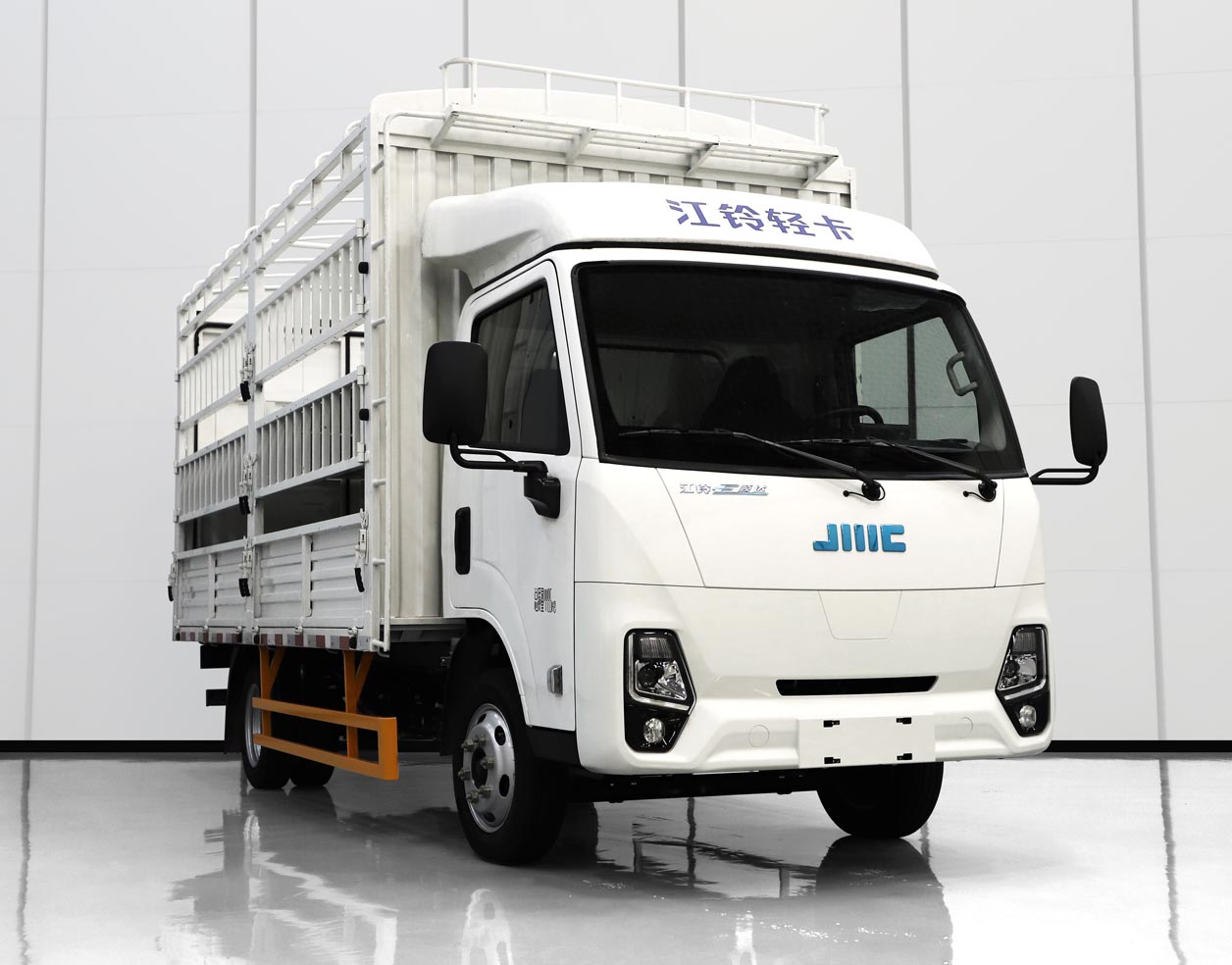 江鈴牌JX5040CCYTGA2BEV純電動倉柵式運(yùn)輸車公告圖片