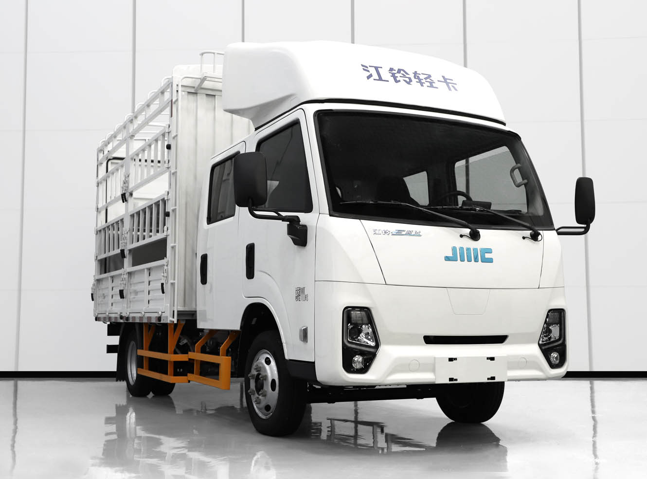 江鈴牌JX5040CCYTSGA2BEV純電動倉柵式運(yùn)輸車公告圖片