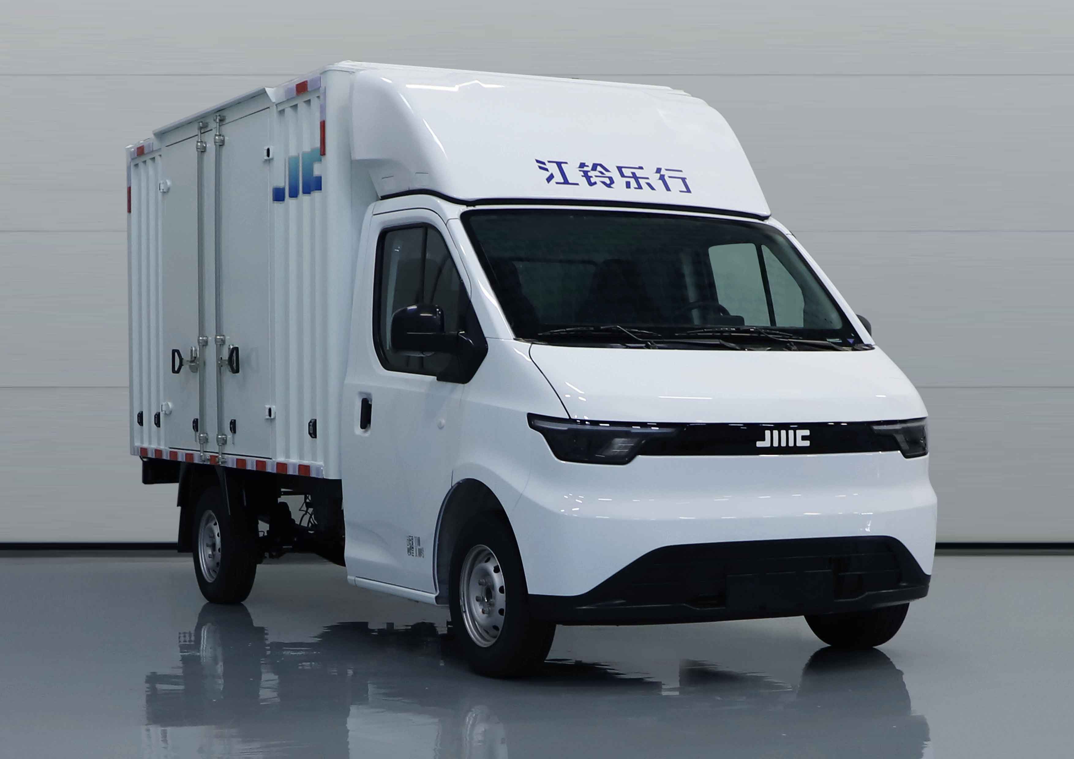 江鈴牌JX5031XXYTGDBEV純電動廂式運(yùn)輸車公告圖片