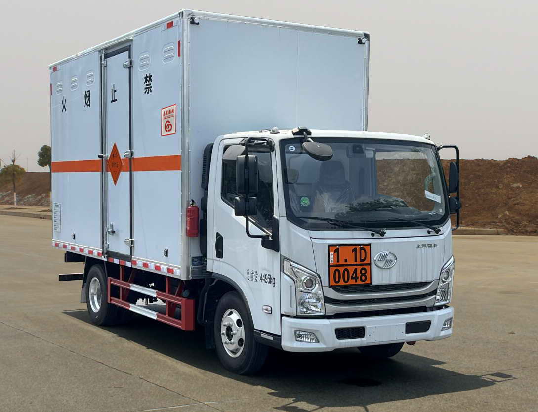 鼎宸騰興牌DCZ5043XQYSH6爆破器材運輸車公告圖片