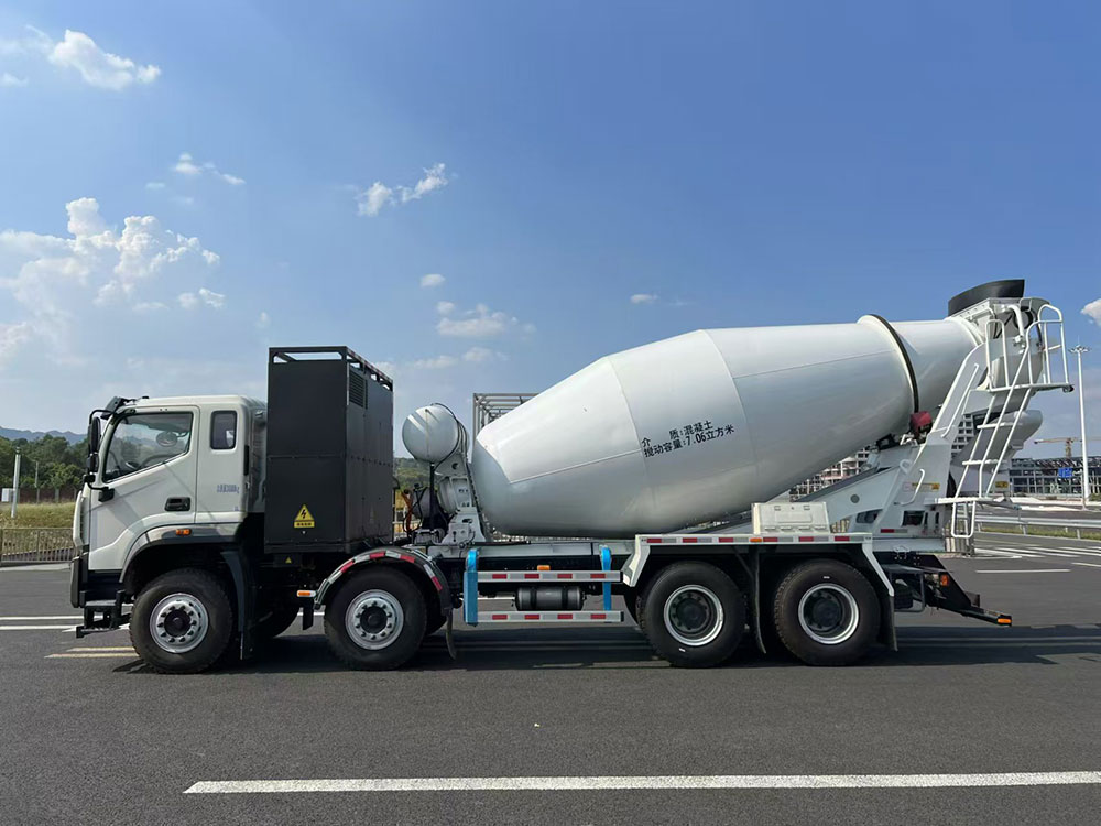 歐曼牌BJ5311GJBEVGRF-11換電式純電動(dòng)混凝土攪拌運(yùn)輸車(chē)公告圖片