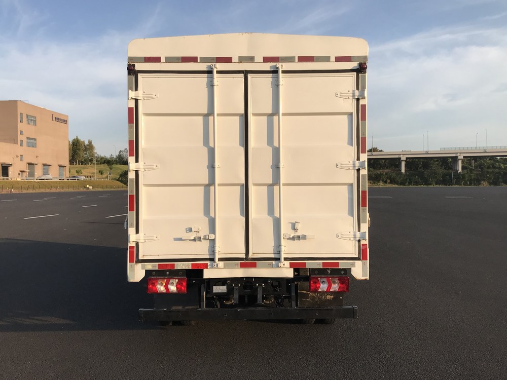 陜汽牌SX5049CCYNP6341倉柵式運輸車公告圖片