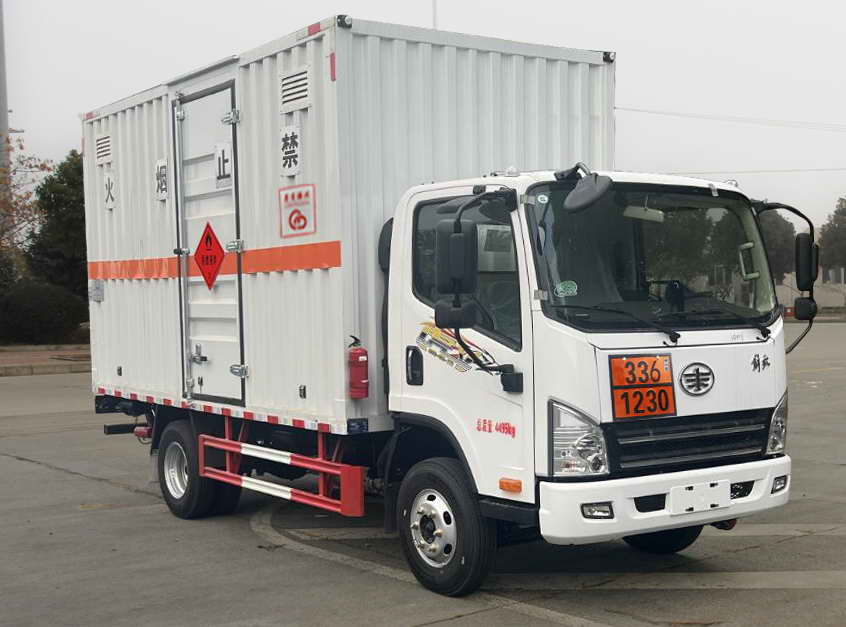 鼎宸騰興牌DCZ5040XRYCA6易燃液體廂式運輸車公告圖片