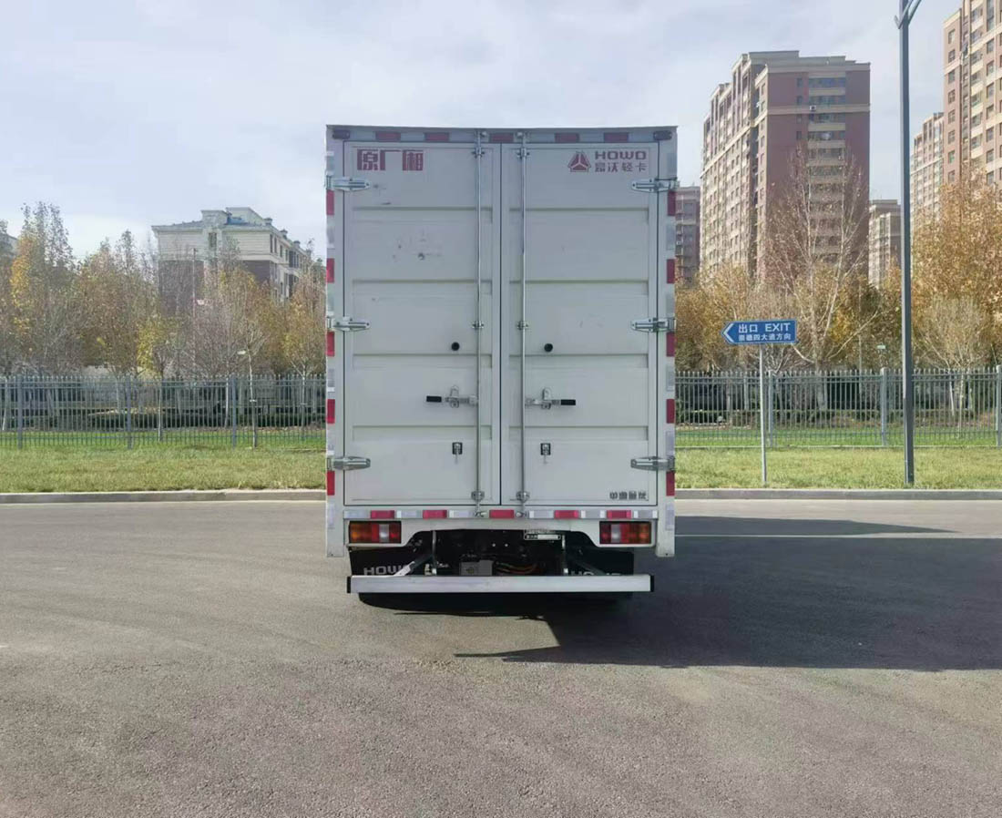 豪沃牌ZZ5047XXYK3414Z145BEVE0純電動廂式運輸車公告圖片