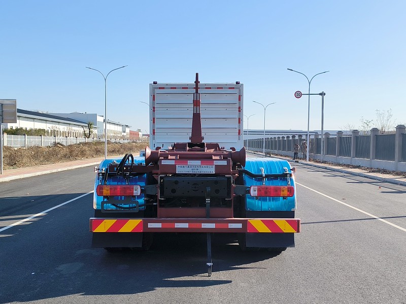 綠葉牌JYJ5317ZXXBEV純電動(dòng)車(chē)廂可卸式垃圾車(chē)公告圖片