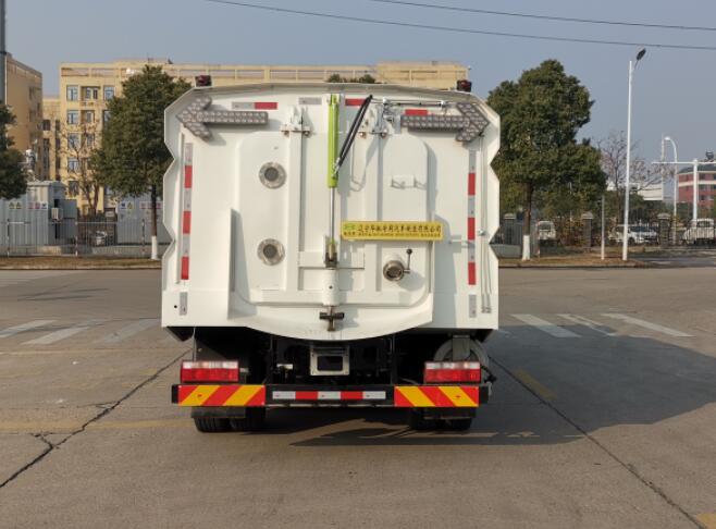 鑫華馳牌THD5121TXSEV1純電動洗掃車公告圖片