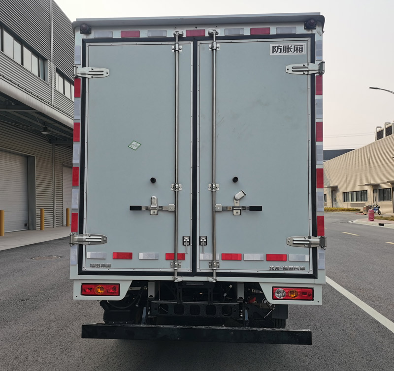 福田牌BJ5045XXY3AC6-33廂式運(yùn)輸車公告圖片