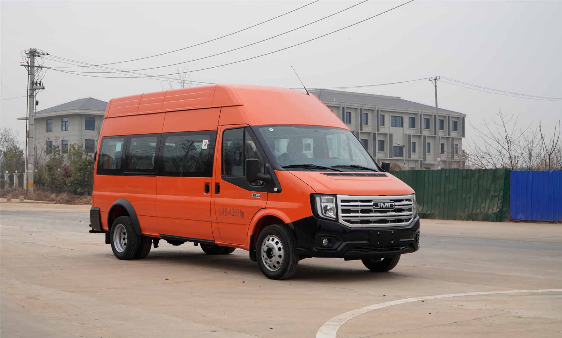 凱力風(fēng)牌KLF5040XYBJ6運(yùn)兵車公告圖片