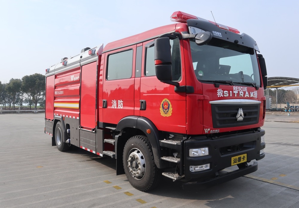雷沃協(xié)力牌LWX5192GXFPM80/S2泡沫消防車公告圖片
