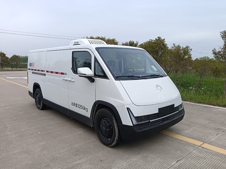 福田牌BJ5031XLCEVZ2純電動(dòng)冷藏車公告圖片
