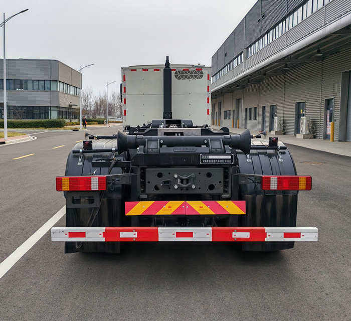 犀重牌AXZ5310ZXXZZBEV純電動(dòng)車廂可卸式垃圾車公告圖片