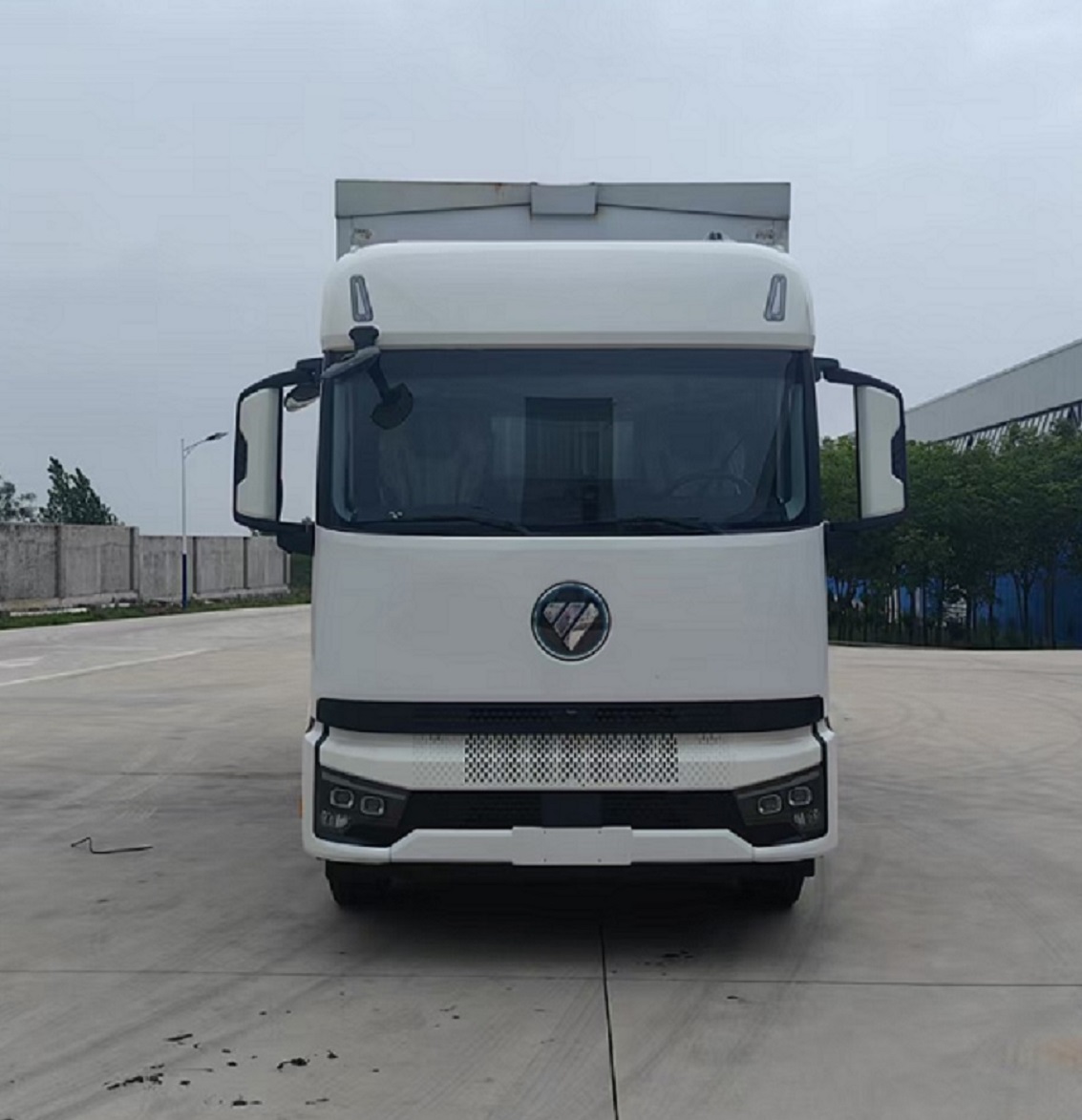 福田牌BJ5186XYKEVK1純電動翼開啟廂式貨車公告圖片