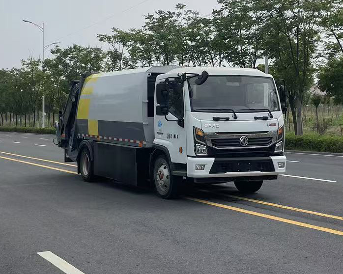 中植汽車牌CDL5122ZYSDFBEV純電動壓縮式垃圾車公告圖片