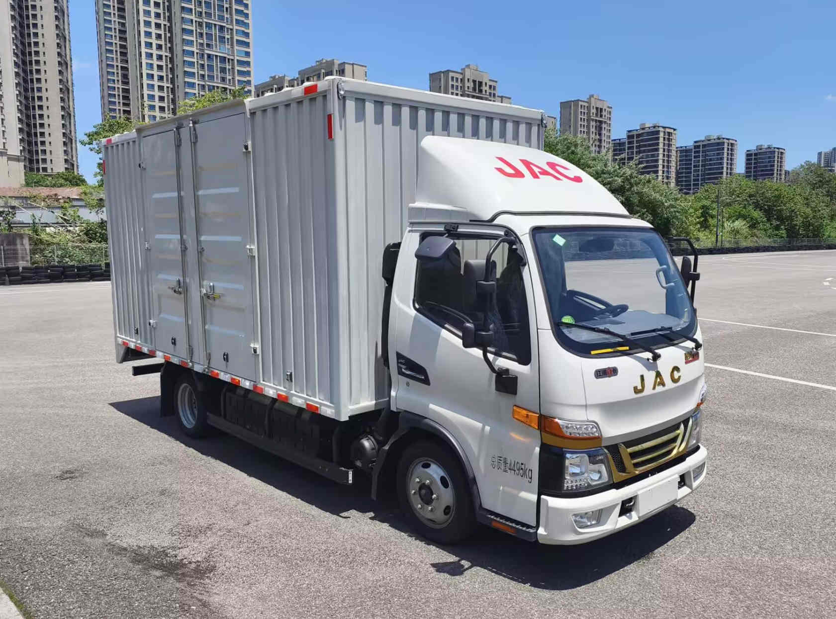 江淮牌HFC5041XXYP33N1C7NS廂式貨車公告圖片