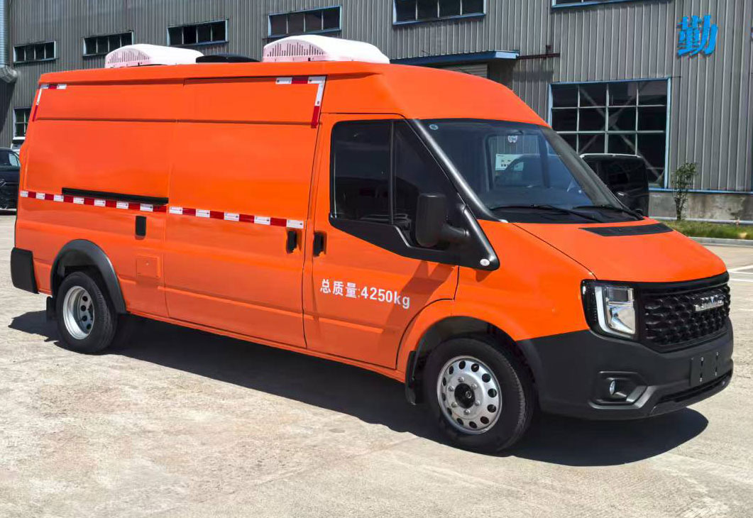 沃森威爾牌WWS5040XCQ雛禽運(yùn)輸車(chē)公告圖片